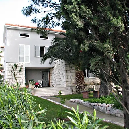 Nena Σπίτι διακοπών Τρογκίρ